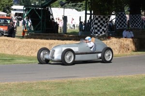 O Mercedes W25 no Goodwood Festival of Speed