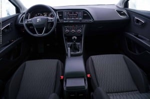 Posto de condução correcto, ergonomia de bom nível e qualidade geral globalmente elevada são atributos do habitáculo da Seat Leon ST