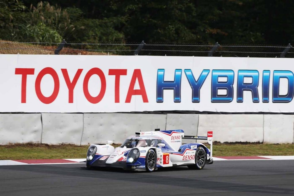 Anthony Davidson e Sébastien Buemi arrancam na frente