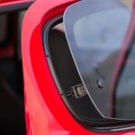 As janelas traseiras de abertura a compasso são um dos pormenores que ilustram a vocação de veículo citadino acessível do novo Peugeot 108