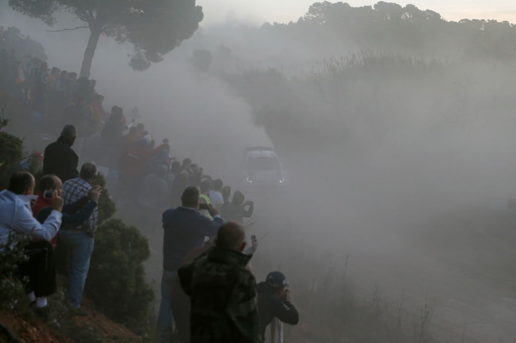 O pó criou dificuldades extra a quem não saiu em primeiro para a estrada