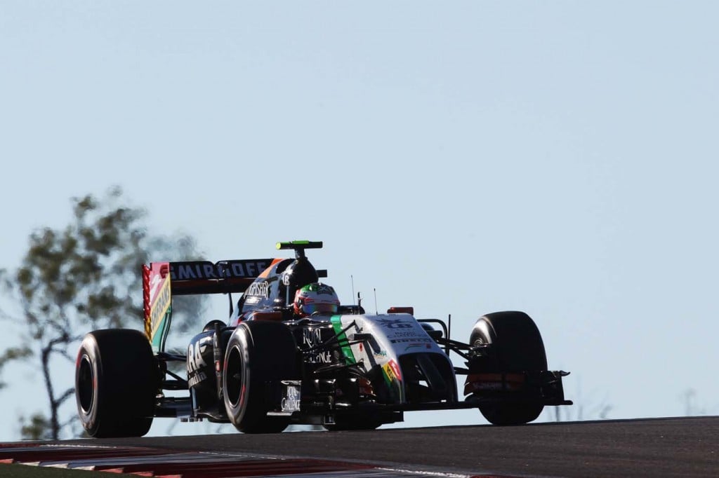Sergio Perez abandonou após um choque com Adrian Sutil