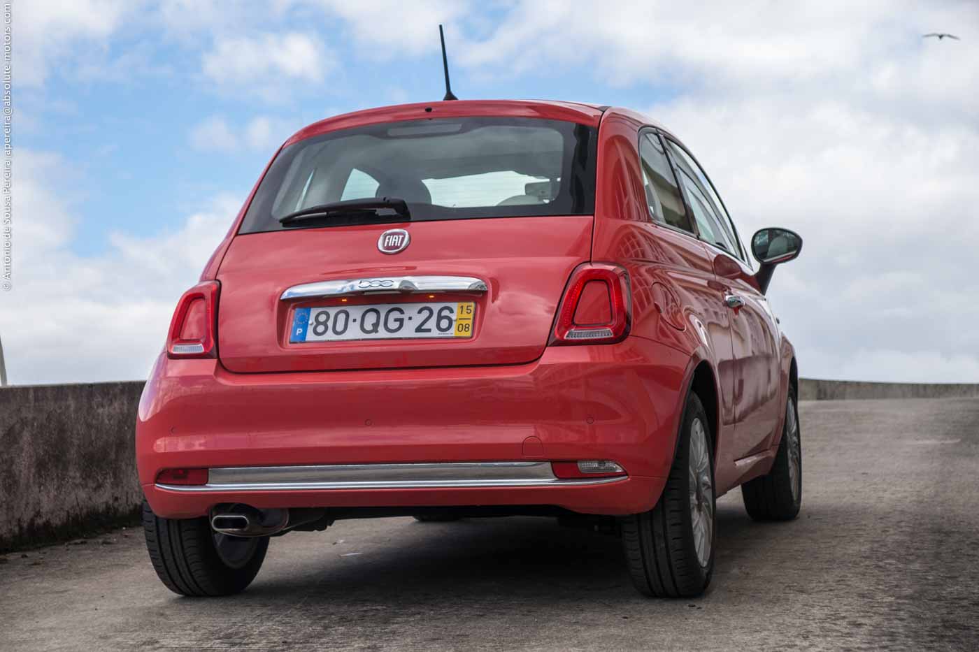 Os novos farolins traseiros são um dos principais factores distintivos do renovado Fiat 500