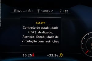 como se exige a um desportivo, o ESP pode ser desligado na totalidade