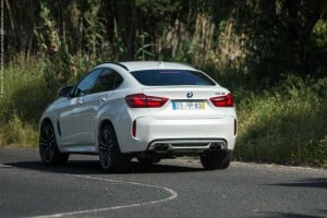 Curvar com o BMW X6 M é uma experiência que vale a pena…