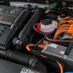 A combinação do motor 1.4 turbo a gasolina com um motor eléctrico traduz-se em excelentes consumos, boas prestações e um elevado agrado de utilização