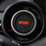 O manómetro de pressão do turbo também informa quando o modo Sport se encontra seleccionado