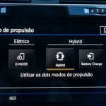 A maioria dos modos de funcionamento do motor estão acessiveis a partir do ecrã do sistema de infoentretenimento