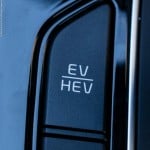 Apenas dois modos de utilização: totalmente eléctrico (EV) e híbrido (HEV)