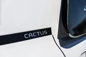 Os vidros traseiros de abertura a compasso contrariam a tentativa da Citroën de demarcar o C4 Cactus do conceito low cost