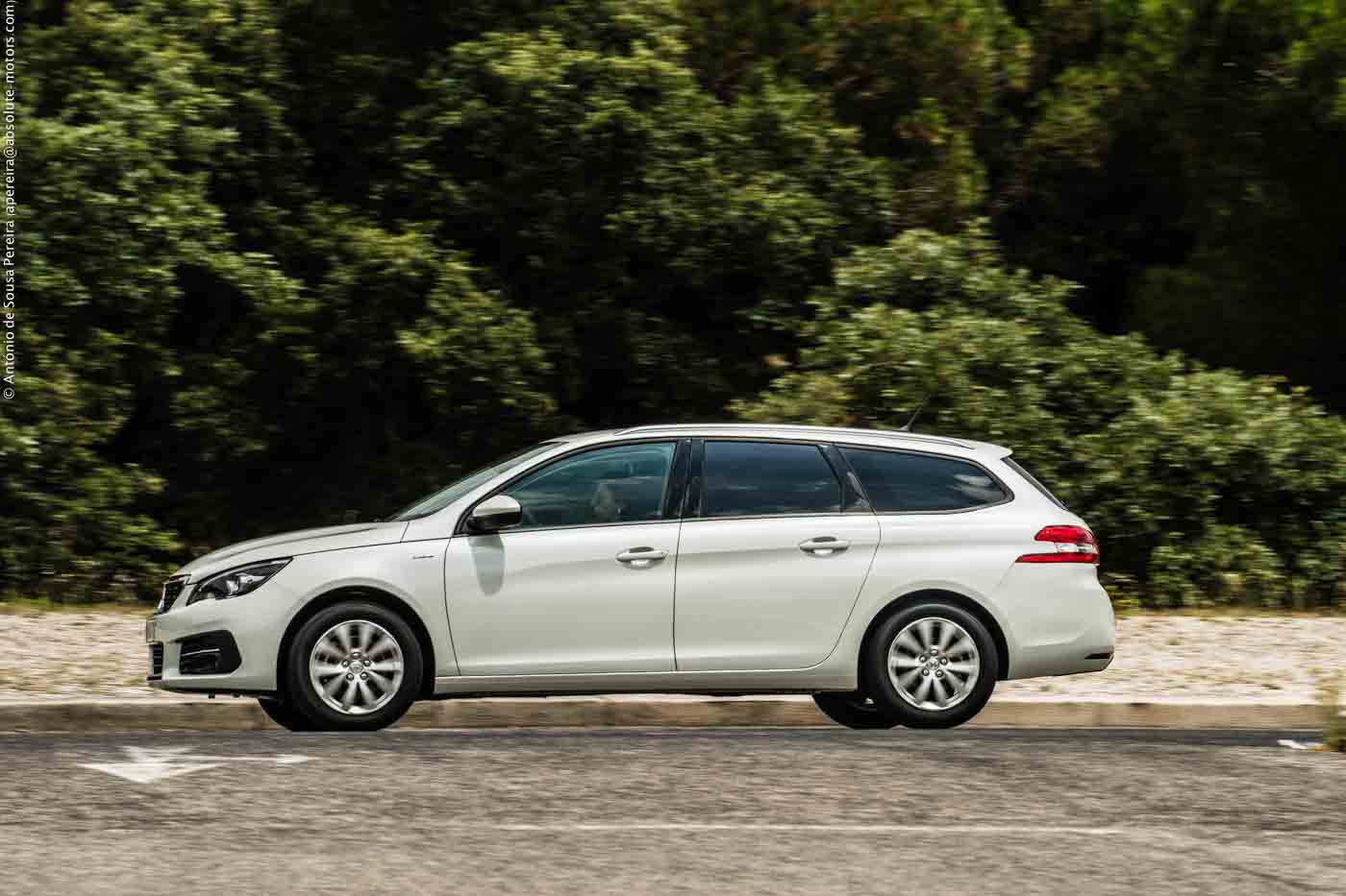 Há pouco a apontar à 308 SW 1.5 BlueHDI 130 Auto em termos dinâmicos, conjugando um notável conforto de marcha com uma apreciável eficácia, tudo concorrendo para uma utilização fácil e muito agradável