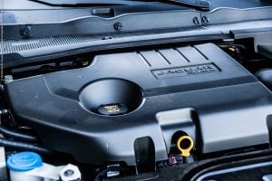 O motor turbodiesel de 2,0 litros e 180 cv cumpre sem deslumbrar