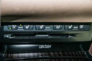 Como seria de esperar de uma versão de topo de um Llexus deste calibre, o sistema de som Mark Levinson também é de série