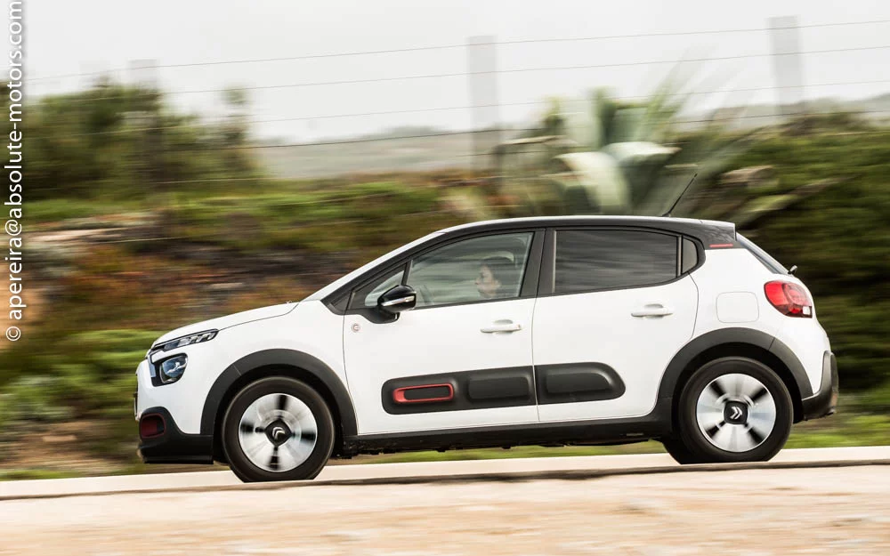 Com motor turbodiesel de 100 cv, naturalmente que o C3 1.5 BlueHDi não está fadado para grandes corCom motor turbodiesel de 102 cv, naturalmente que o C3 1.5 BlueHDi não está fadado para grandes correrias, mas a sua condução é muito fácil e agradável, os consumos notáveis e o conforto de marcha uma referênciarerias, mas a sua condução é muito fácil e agradável, os consumos notáveis e o conforto de marcha uma referência